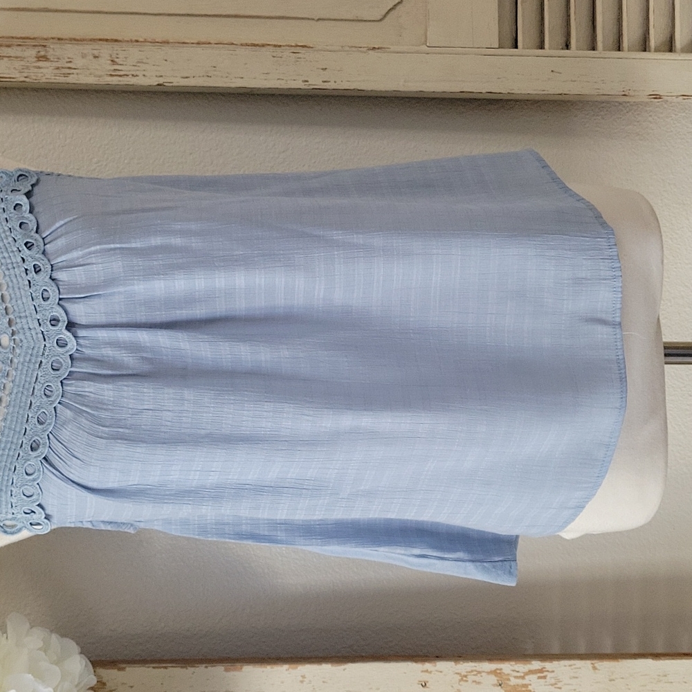 Anthropologie Flower and Feather  blue eyeler lace neck top twomen's size small - Picture 3 of 11